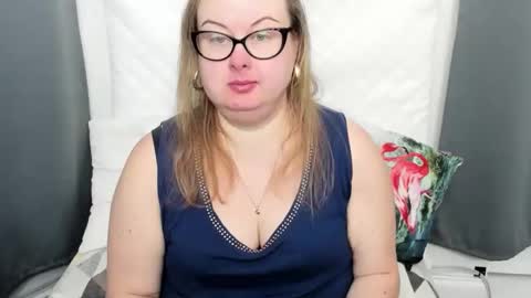 Bonnie online show from 11-14-25, 09:19