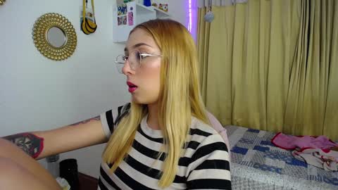 Snapshot of bonny_clyde_xx_ chatting on 01-21-25, 10:30 Soffy Brooks Independent model online show from 01-21-25, 10:30