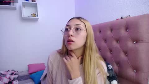 Snapshot of bonny_clyde_xx_ chatting on 09-10-25, 04:56 Soffy Brooks Independent model online show from 09-10-25, 04:56