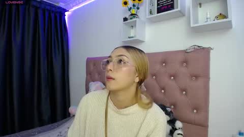 Snapshot of bonny_clyde_xx_ chatting on 09-18-25, 07:21 Soffy Brooks Independent model online show from 09-18-25, 07:21