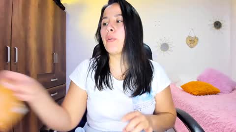 Snapshot of bonny_greylm chatting on 12-27-24, 06:42 sofia online show from 12-27-24, 06:42