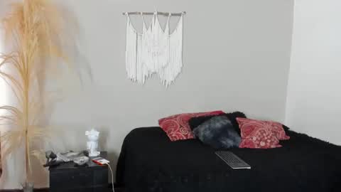 Snapshot of bonny_honey_ chatting on 05-19-26, 08:37 Bonny online show from 05-19-26, 08:37