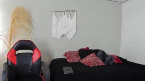 Snapshot of bonny_honey_ chatting on 05-28-26, 07:00 Bonny online show from 05-28-26, 07:00