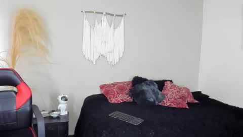 Snapshot of bonny_honey_ chatting on 05-30-26, 09:56 Bonny online show from 05-30-26, 09:56
