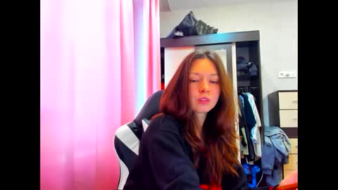 Snapshot of bonny_kimberly chatting on 01-10-25, 12:04 Bonny Kimberly online show from 01-10-25, 12:04
