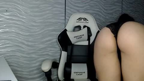 Snapshot of bonny_klyde95 chatting on 10-13-25, 11:54 bonny_klyde95 online show from 10-13-25, 11:54