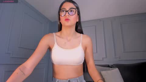 Snapshot of bonnyrosex chatting on 12-21-25, 05:53 Bonny online show from 12-21-25, 05:53