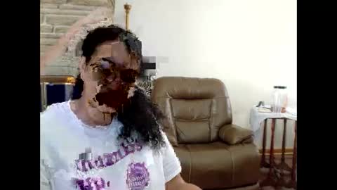 Snapshot of bonvivantb chatting on 01-05-26, 06:00 Queen Bon Vivantt online show from 01-05-26, 06:00