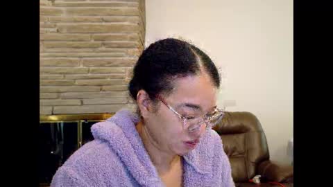 Snapshot of bonvivantb chatting on 01-07-26, 04:09 Queen Bon Vivantt online show from 01-07-26, 04:09