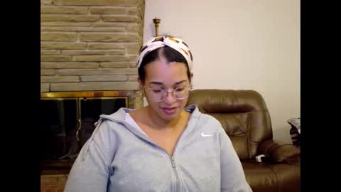 Snapshot of bonvivantb chatting on 01-14-26, 04:01 Queen Bon Vivantt online show from 01-14-26, 04:01
