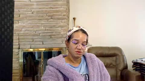 Snapshot of bonvivantb chatting on 01-15-26, 04:33 Queen Bon Vivantt online show from 01-15-26, 04:33