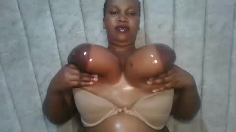 Snapshot of boobberry01 chatting on 05-09-26, 10:04 Berry online show from 05-09-26, 10:04