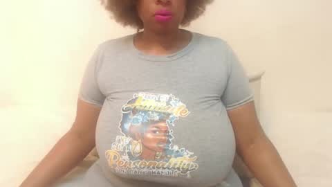 Snapshot of boobyqueen24 chatting on 02-23-25, 04:13 boobyqueen online show from 02-23-25, 04:13