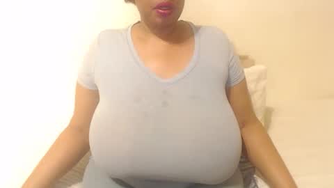 Snapshot of boobyqueen24 chatting on 09-29-25, 06:46 boobyqueen online show from 09-29-25, 06:46