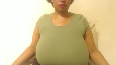 Snapshot of boobyqueen24 chatting on 10-02-25, 06:48 boobyqueen online show from 10-02-25, 06:48