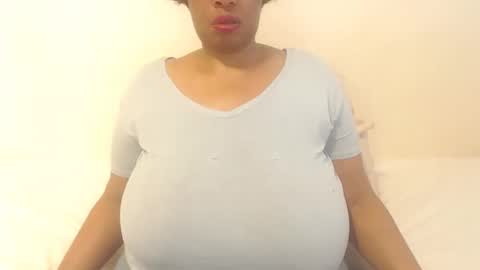 Snapshot of boobyqueen24 chatting on 10-08-25, 06:00 boobyqueen online show from 10-08-25, 06:00