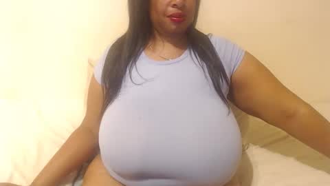 Snapshot of boobyqueen24 chatting on 12-16-25, 10:59 boobyqueen online show from 12-16-25, 10:59