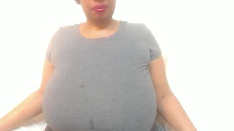 Snapshot of boobyqueen24 chatting on 04-21-26, 01:42 boobyqueen online show from 04-21-26, 01:42