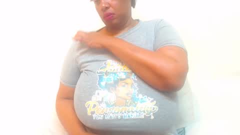 Snapshot of boobyqueen24 chatting on 05-04-26, 02:13 boobyqueen online show from 05-04-26, 02:13