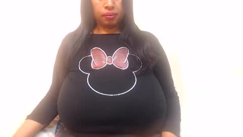Snapshot of boobyqueen24 chatting on 06-08-26, 06:30 boobyqueen online show from 06-08-26, 06:30
