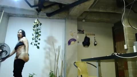 Snapshot of boom_ass_ chatting on 05-14-26, 11:33 MARIANA online show from 05-14-26, 11:33
