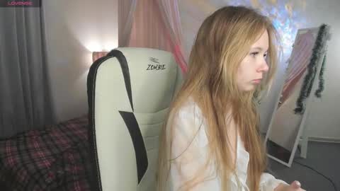 Snapshot of booozekirs_ chatting on 12-02-25, 02:39 Milena online show from 12-02-25, 02:39