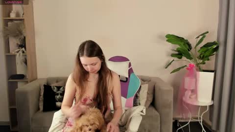 Snapshot of booozekirs_ chatting on 05-12-26, 03:03 Milena online show from 05-12-26, 03:03