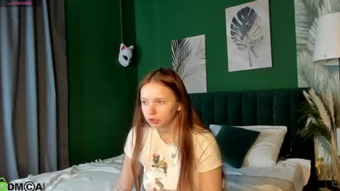 Snapshot of booozekirs_ chatting on 05-25-26, 02:39 Milena online show from 05-25-26, 02:39