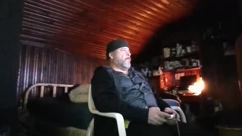 Snapshot of booshy chatting on 12-26-24, 03:20 Booshwa online show from 12-26-24, 03:20