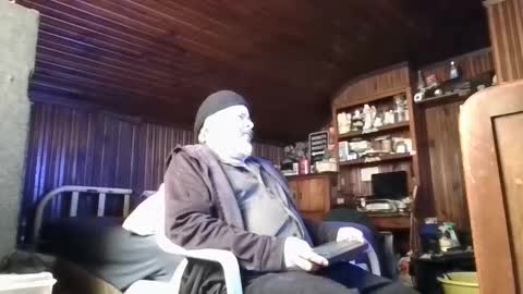 Snapshot of booshy chatting on 01-13-25, 06:49 Booshwa online show from 01-13-25, 06:49