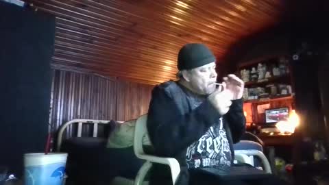 Snapshot of booshy chatting on 02-07-25, 02:19 Booshwa online show from 02-07-25, 02:19