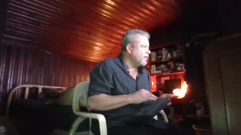 Snapshot of booshy chatting on 10-05-25, 02:10 Booshwa online show from 10-05-25, 02:10