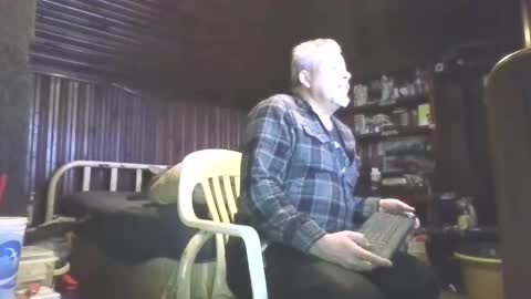 Snapshot of booshy chatting on 11-17-25, 04:40 Booshwa online show from 11-17-25, 04:40