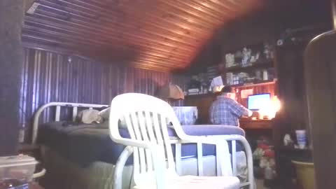 Snapshot of booshy chatting on 04-22-26, 07:55 Booshwa online show from 04-22-26, 07:55