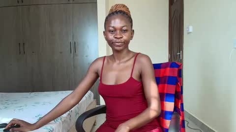 Snapshot of booty_queen001 chatting on 02-22-25, 07:01 Heather online show from 02-22-25, 07:01