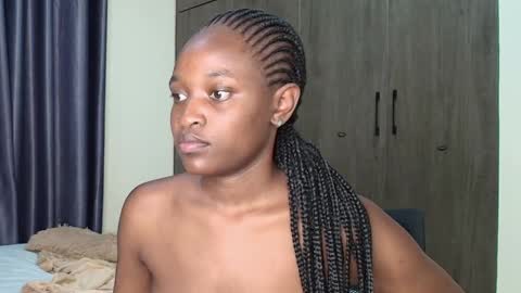 Snapshot of booty_queen001 chatting on 03-10-25, 12:18 Heather online show from 03-10-25, 12:18