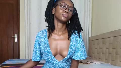 Snapshot of booty_queen001 chatting on 10-23-25, 02:22 Heather online show from 10-23-25, 02:22