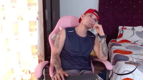 Snapshot of booyhott_ chatting on 10-26-25, 06:25 booyhott_ online show from 10-26-25, 06:25