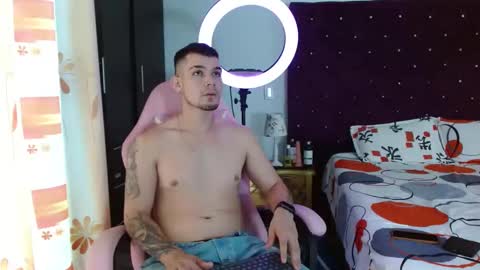 Snapshot of booyhott_ chatting on 10-30-25, 07:58 booyhott_ online show from 10-30-25, 07:58