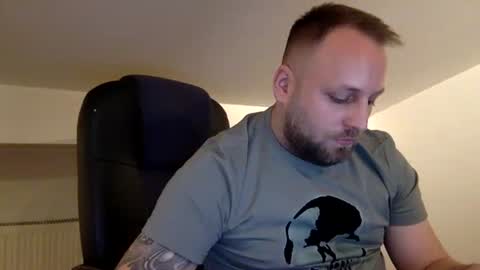 Snapshot of boris566693 chatting on 04-15-26, 07:58 hugo online show from 04-15-26, 07:58