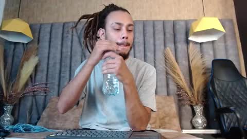 Snapshot of bossdominator1 chatting on 09-27-25, 05:01 Boss online show from 09-27-25, 05:01