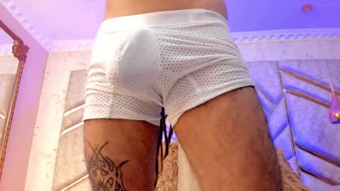 Snapshot of bossdominator1 chatting on 10-23-25, 04:34 Boss online show from 10-23-25, 04:34