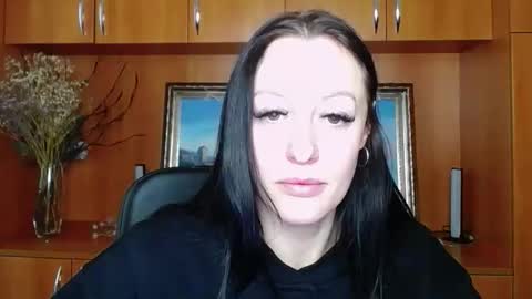 Snapshot of bossluna chatting on 01-09-26, 10:29 Lara online show from 01-09-26, 10:29