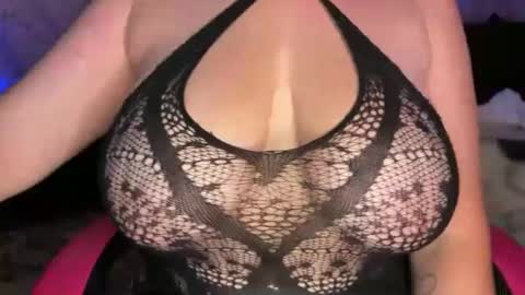 Snapshot of bossmomma chatting on 09-15-25, 05:46 BossMom online show from 09-15-25, 05:46