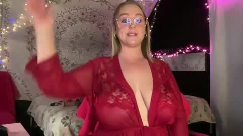 Snapshot of bossmomma chatting on 02-21-26, 12:22 BossMom online show from 02-21-26, 12:22