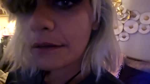 Snapshot of bouncybronze chatting on 09-23-25, 06:38 bouncybronze online show from 09-23-25, 06:38