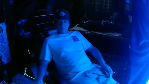 Snapshot of bowerboi1217 chatting on 11-30-25, 10:36 Bowerboi1217 online show from 11-30-25, 10:36