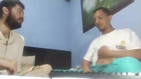 Snapshot of bowsy462 chatting on 10-06-25, 10:40 Juan F online show from 10-06-25, 10:40