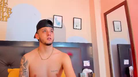 Snapshot of boy_mathew chatting on 07-12-26, 12:18 Mathew online show from 07-12-26, 12:18