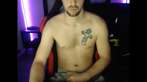 boy_t0y89 online show from 01-13-25, 05:55